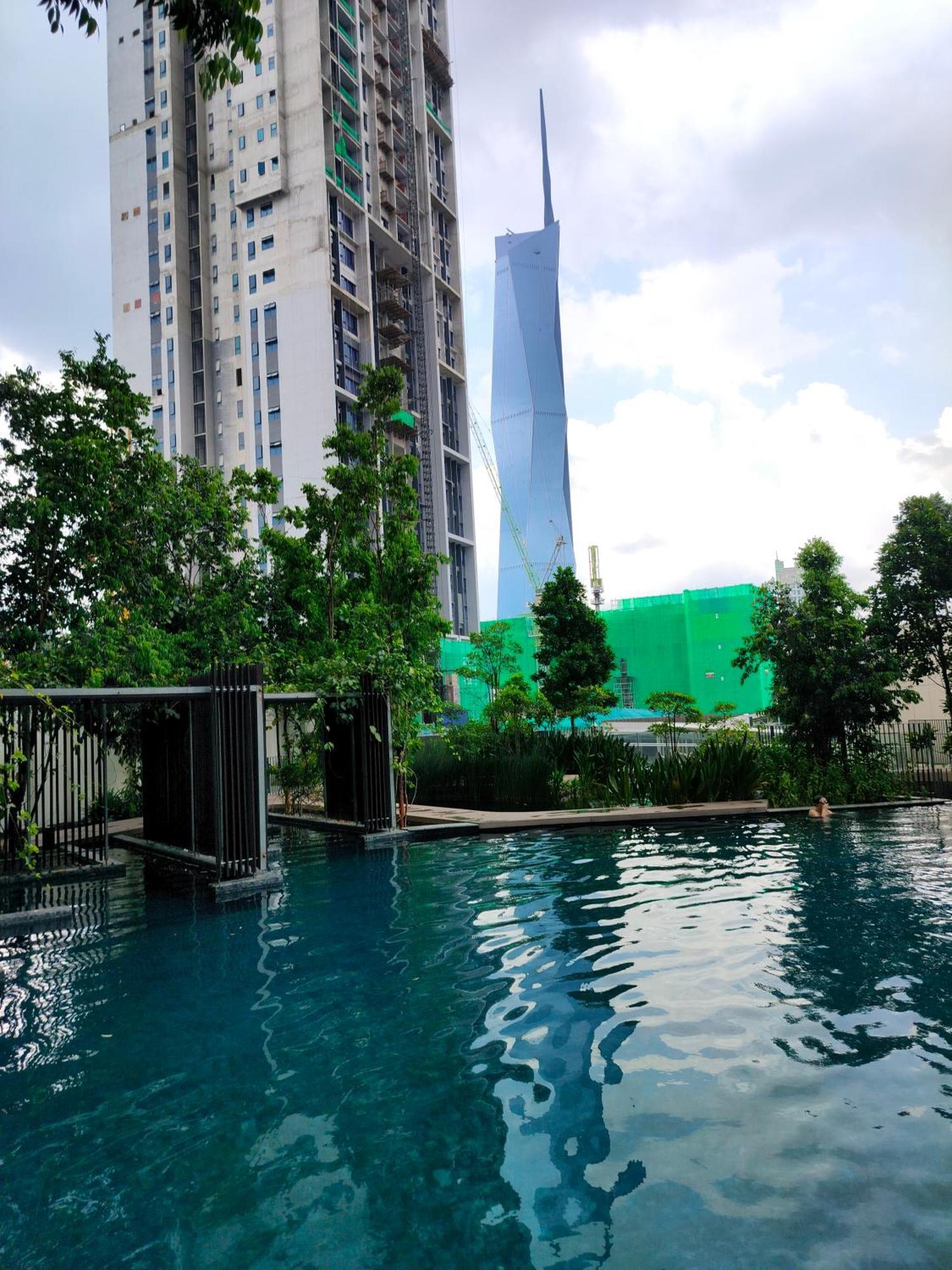 Lucentia Residence Has An Amazing Pool Kuala Lumpur Exteriör bild